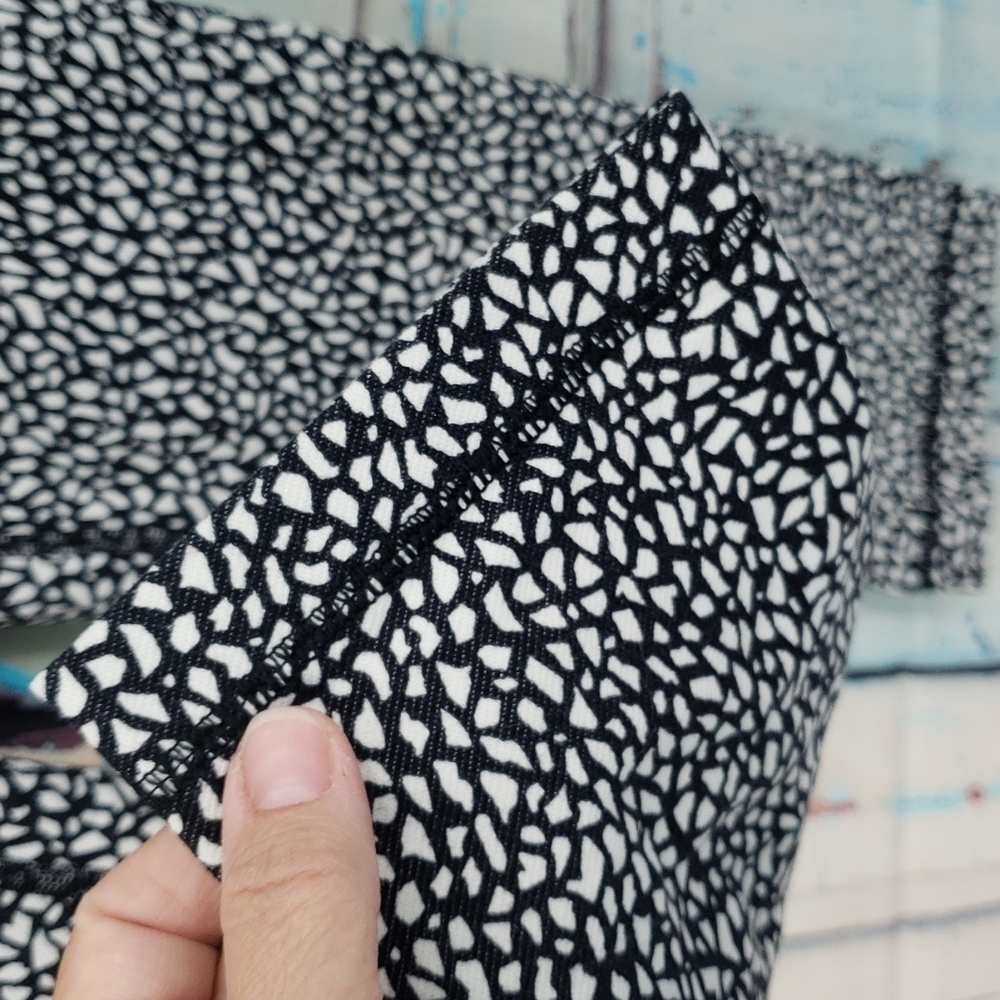 Lululemon Wunder Under Crop Hi Rise Mosaic Black - Picture 4 of 6